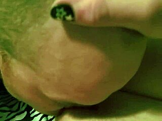 i love licking that pussy so much, it's my favorite thing to do with amateurs