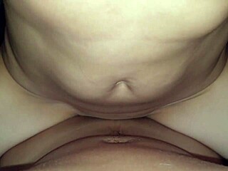 越南情侣激情亚洲性爱，动作激烈超火爆！