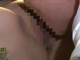 สาวที่จะแสดงให้เห็นว่าครูเพศสัมพันธ์ยังคงโทรหาที่บ้าน