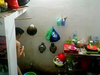 Girl studying medicine in Can Tho shares daily life.