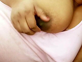 Bangladeshi Sexy Girl Showing Natural Tits