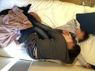 哇！和她一起懒洋洋的早晨醒来做爱真爽！