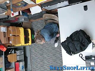 Blonde Amateur Cumshot