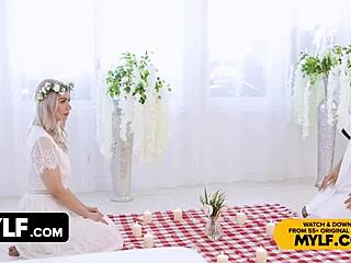 أتوسل لابن زوجي أن يحبلني، أنجليكا كورالفين، خلال الطقوس