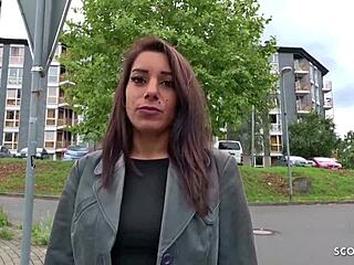 Niemiecki skaut znajduje dziewczynę Bonnie na spontaniczny outdoorowy casting i ruchanie