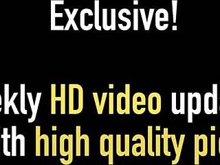 Γεια, δες αυτή την βρώμικη στο στόμα milf Julia Ann δίνει καυτά tips για χτύπημα σε εσώρουχα! 🔥