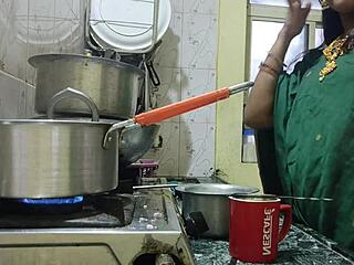 Svigerfaren knepper den unge 18+ brud på ranchen for at tilfredsstille sine lyster