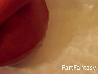 Amber Star Creates Stinky Fart Bubbles in the Bath