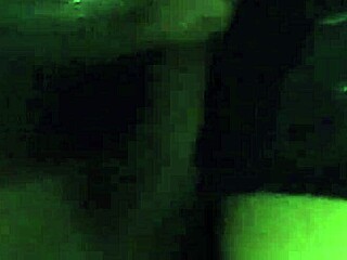 Mi comadre en tanga dice 'se viene bien rico con mi pussy squirting'