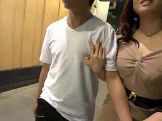 Clubbeuse en rumeur dans un trio chaud à Ginza