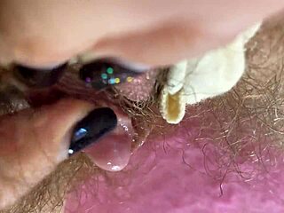 Pocieram Moją Dużą Łechtaczkę z Bliska dla Ekstremalnego Orgazmu Owłosionej Cipki