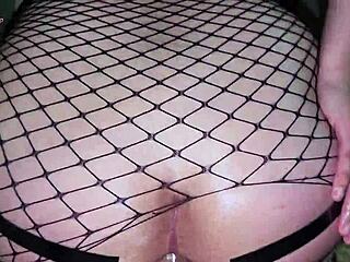 Latina stepdaughter in fishnets has homemade anal sex with stepdad