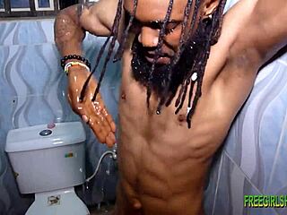 Speciální jednotka stříkajících uvolňuje mokrou bouři