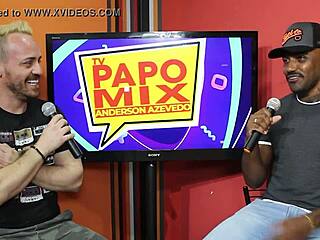 Vitor Guedes performs in São Paulo show.