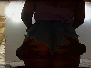 Colombian booty queen enjoys dinner time licking her shaved pussy 😋