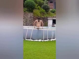 내 이웃이 내 농장에서 나를 알몸으로 잡았어, 다음엔 뭐 했어?