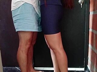 Hermanastra Follada Rico en Cama con Gran Trasero