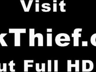 Einkaufszentrum-Wächter erwischt rothaarige Teens beim Klauen und fickt sie hart