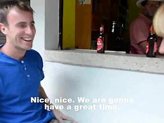 Hei guys, guerrillas latina liar ini lahap kontol gede cowok yang ditangkap! 😜