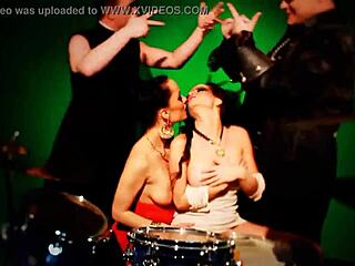 هل هذا فيديو موسيقي رسمي غير محظور مع رقص؟