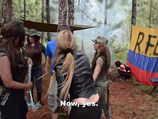 Hei guys, guerrillas latina liar ini lahap kontol gede cowok yang ditangkap! 😜