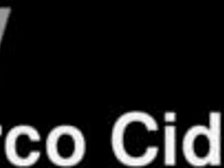 ¡Guau! Mira este trailer de lesbianas asiático-latinas en asalto salvaje!