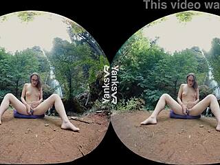 Yanks hottie Sierra reaches big orgasm outdoors with toys 😍