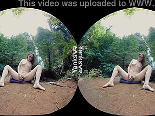 Yanks hottie Sierra reaches big orgasm outdoors with toys 😍