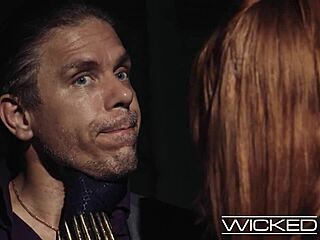 yo, check these top 5 female superheroes! 😍