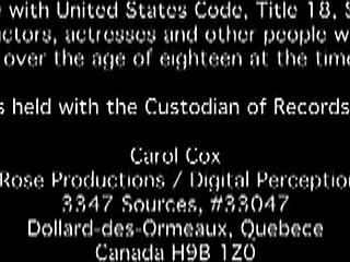 Imádom a leszbikus játékot a dögös kanadai barátnőimmel.