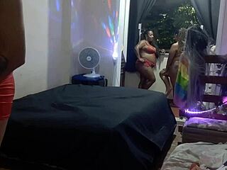 Mi spoglio nudo alla festa, sbavando sulle donne intorno