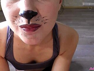 Sexy kitty want to see her swallow cum