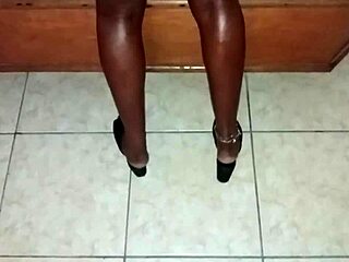 homem fode a garota desconhecida na noite de carnaval 😈