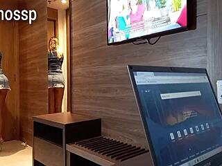 Doctor Examines MILF's Hurting Pussy Outdoors