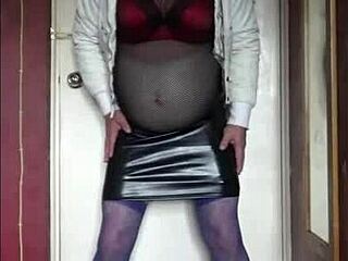 Amateur bisexual fills shy virgin.