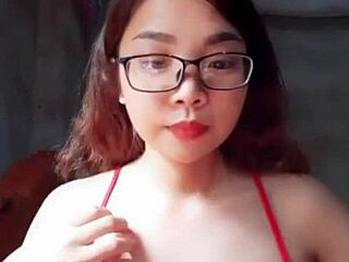 Em Ỏ Vú Mướp Sệ