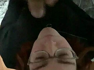 Mi perrita obediente ama chuparmela en deepthroat cumshot