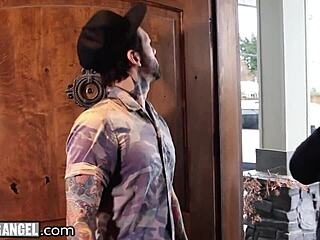 Yo, wanna see this huge-titted babe get rough to warm up?