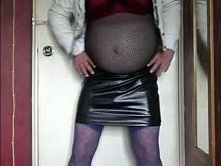 Amateur bisexual fills shy virgin.