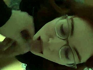 Mi perrita obediente ama chuparmela en deepthroat cumshot