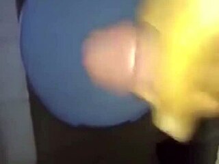 El Ganzo Bomita hatalmas farkat szabadít fel robbanó élvezéshez