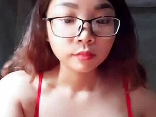 Em Ỏ Vú Mướp Sệ