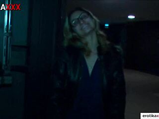 Sadira hotwife får anal i trailer