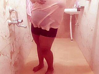 Sexy south indian maid passionately shows her boobs