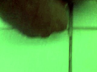 i'm jerking off with my dildo in the shower