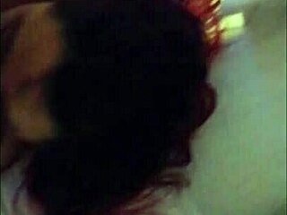 Esta rica peli roja blanca le gusta el anal