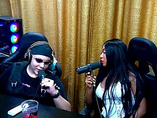 Pocahontas and Isa suck Clara Dalcol's tits during the podcast