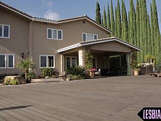 Pussy Eating Blonde Les Dazzles Boss Lady