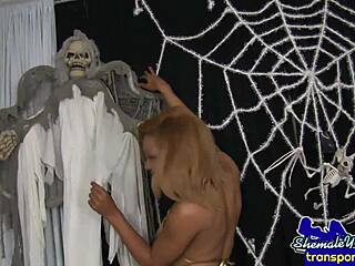 Trans Amateur Pleasures Fat Dick