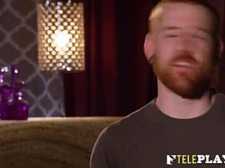 Sexy amateur swingers voegen zich bij geile herenhuis orgie